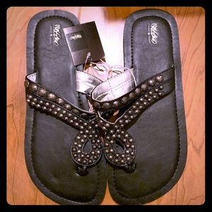 Women’s flip flops